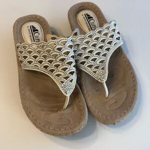 Cliffs by White Mountain Cameo Wedge Sandals White Faux Leather Sparkles 7